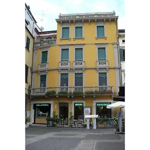All'orologio Italy